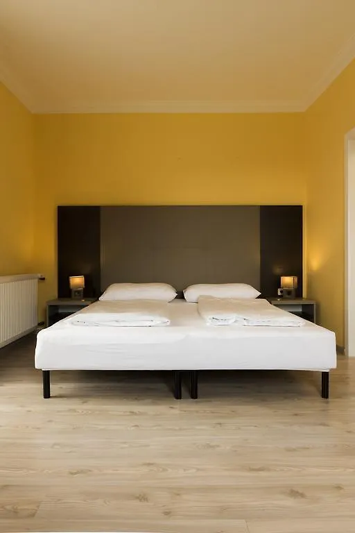 Villa Flora Anif Hotel
