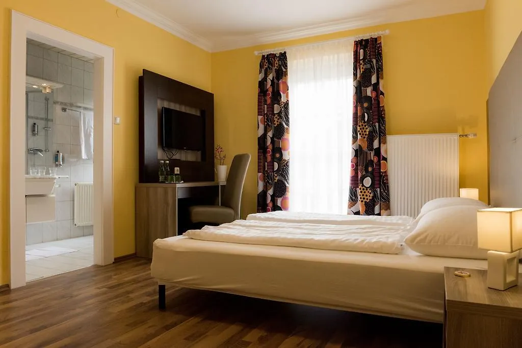 Hotel Villa Flora Anif