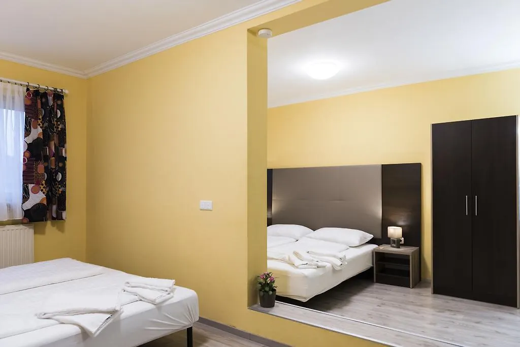 Villa Flora Anif