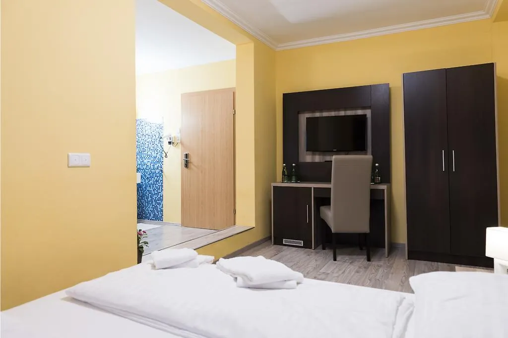 Hotel Villa Flora Anif