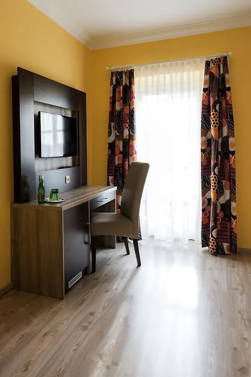 Villa Flora Anif 3*,  Austria