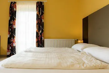 Villa Flora Anif 3*,